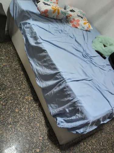 Cama seminova 
