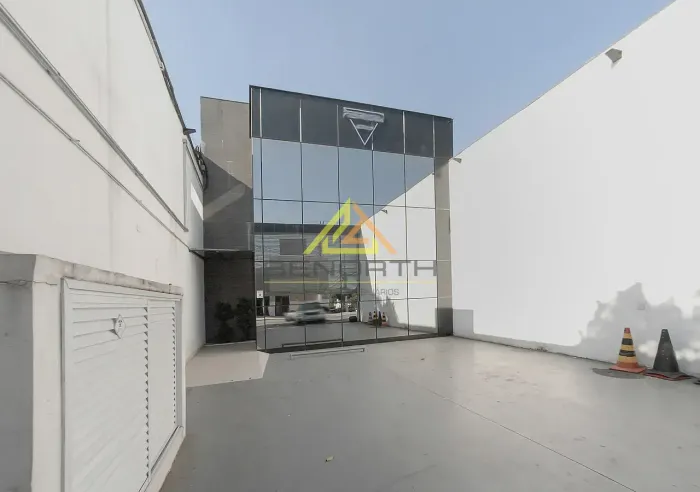 Predio comercial em Santana com 3 pavimentos e 6 vagas
