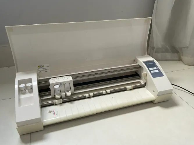 Silhouette Cameo 3 - Máquina de corte Plotter