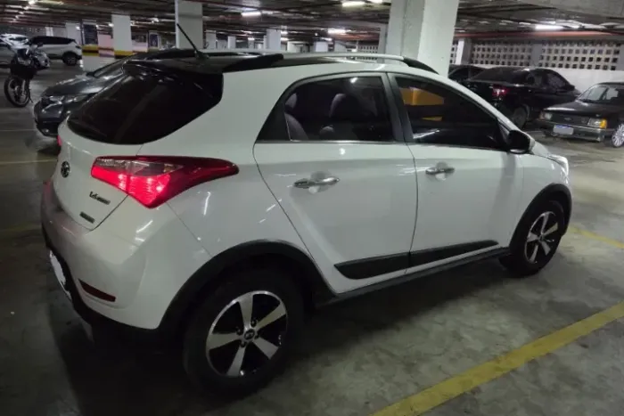 Hyundai HB20X Premium 1.6 Flex 16V Aut. 2014