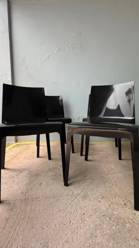 Kit 4 cadeiras mesa de jantar tramontina em prolipoprileno! Super modernas!
