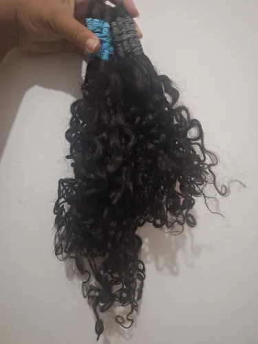 Cabelo cacheado indiano