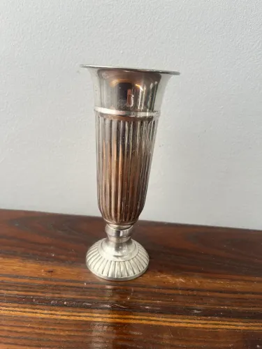 Vaso De Metal Para Flores Com 21 Cm De