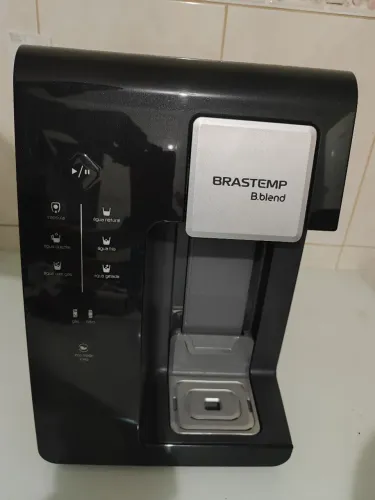 Máquina de bebidas brastemp bblend
