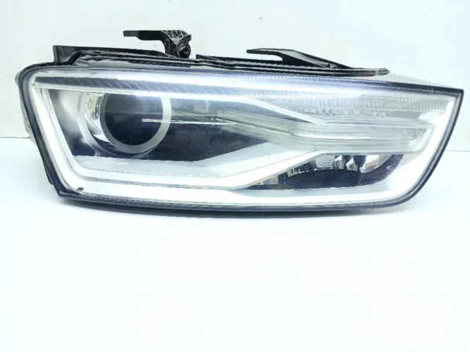 Farol Direito Audi Q3 1.4 2015 2016 8U0941006C