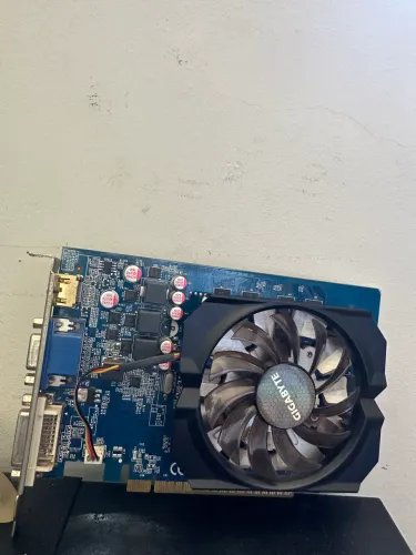 Placa de video Gt 420 2GB