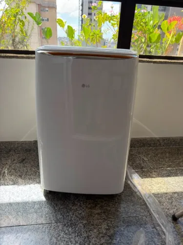 Ar condicionado portátil LG Dual Inverter 14000 BTUs