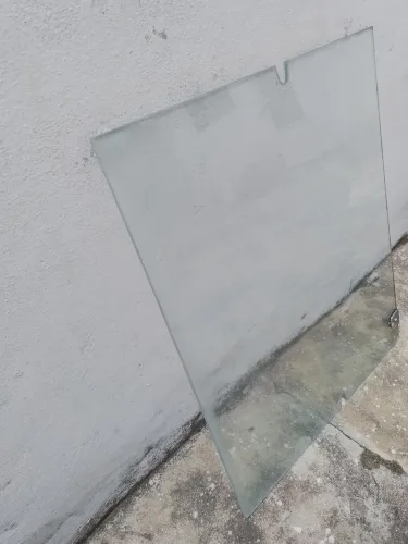 Vende se uma janela Box blidex
