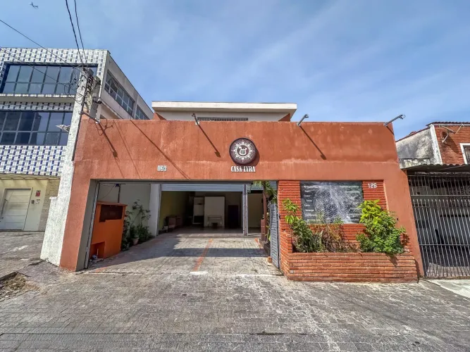 Salão com Múltiplas possibilidades de uso e interesse (comércio/lojas, clínica, terapias,