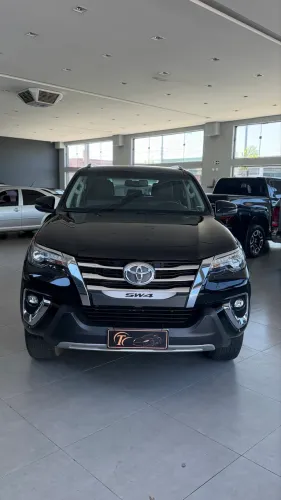 Toyota Hilux SW4 SRX 4X4 2.8 TDI 16V Dies. Aut. 2019