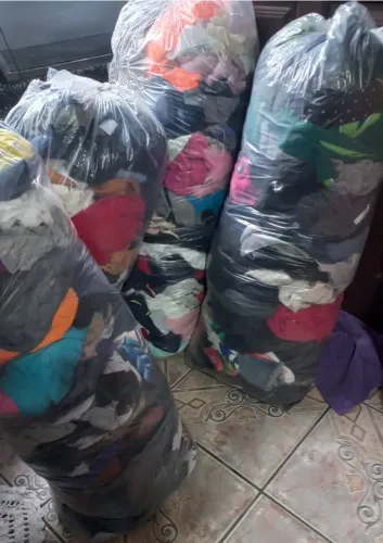 Vendo roupas pra brechó