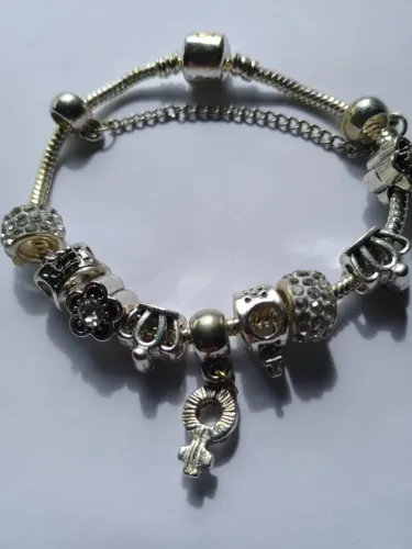 Pulseira de prata .