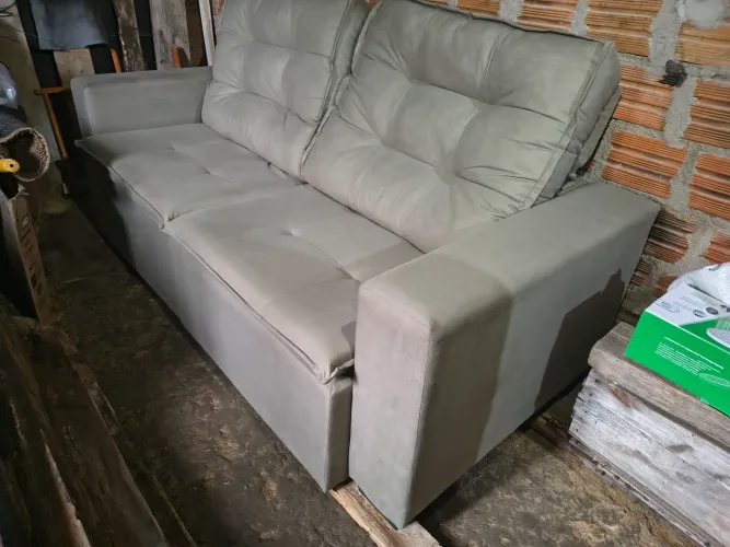 Vendo sofá cama. Estado de novo