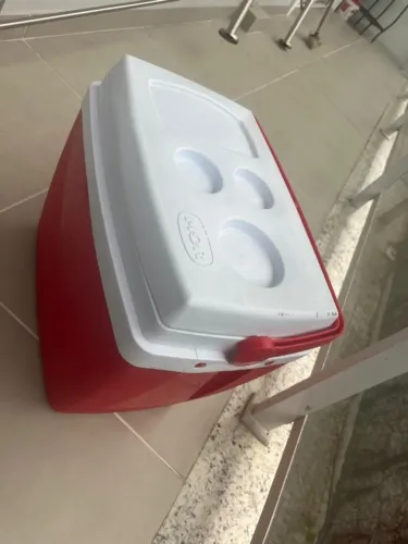Cooler de praia - Caixa Térmica
