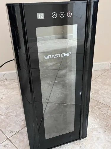 Adega de vinho Brastemp 