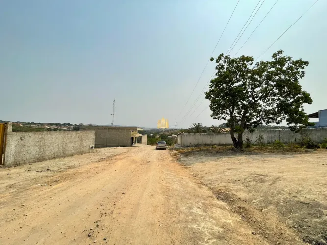 Venda de Lote de Esquina em Esmeraldas - 360m² por R$50.000