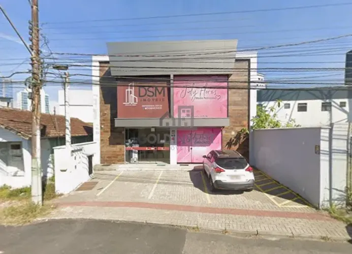Sala comercial com 100m² no CENTRO de Brusque!!!