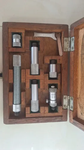 Micrômetro Interno Tubular Mitutoyo - Estojo de Madeira Original