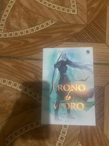 Trono de vidro livro 