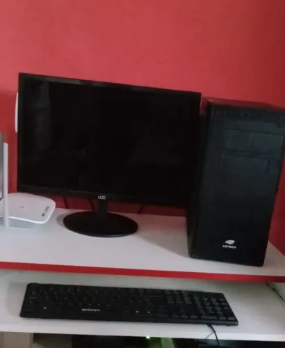 COMPUTADOR * E 75 9. *