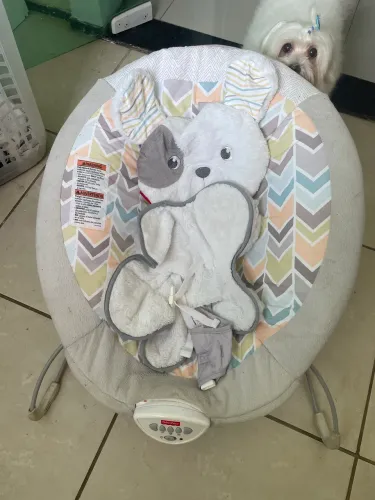 Cadeira vibra e toca 