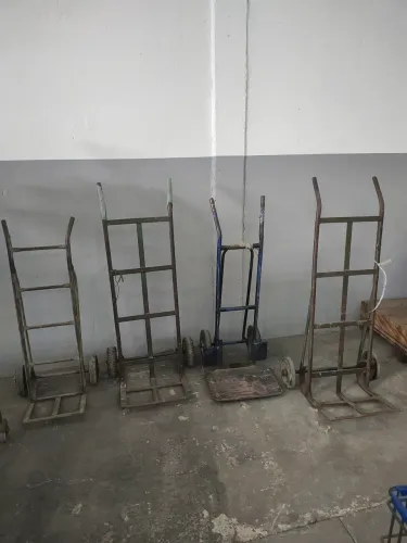 Carrinho de transporte usado 2 rodas capacidade 150 kg