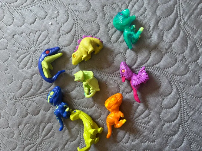 Lote Kinder ovo dinossauros