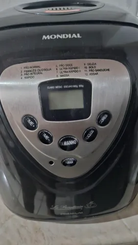 Maquina de fazer pão Mondial