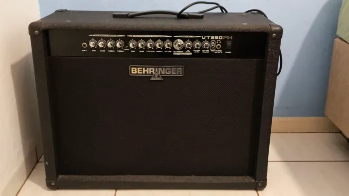 Behringer vt250fx(usado)