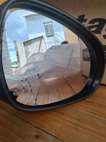 Retrovisor Fiat mobi 22/23 lado direito usado