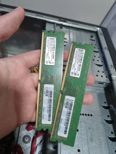 Memória RAM DDR4 16Gb 2x8 troco por 1x16