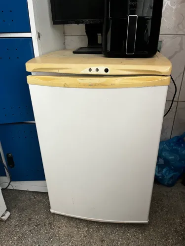 Frigobar usado com garantia 