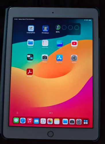 Ipad 6 geração seminovo ótimo pra estudos e trabalho 