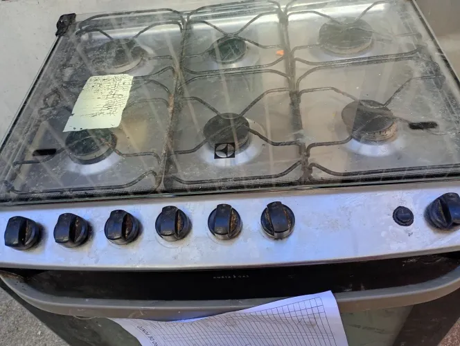 Vende-se fogão 6 bocas