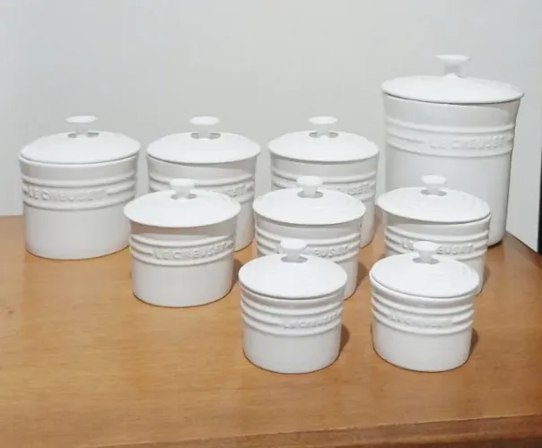 Jogo Porta Condimentos e Porta Mantimentos Brancos Le Creuset