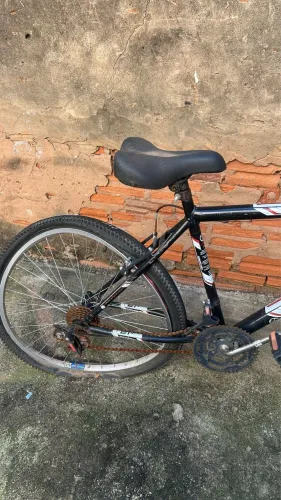Bicicleta aro 26 com aro danificado