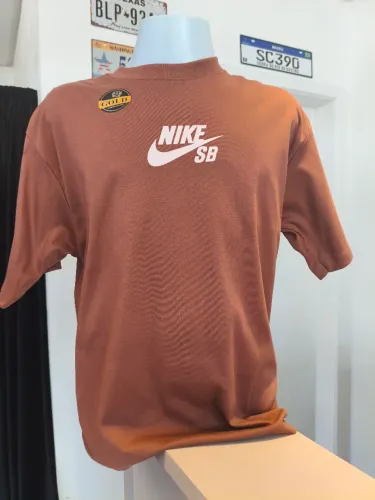 Camiseta oversize suedini