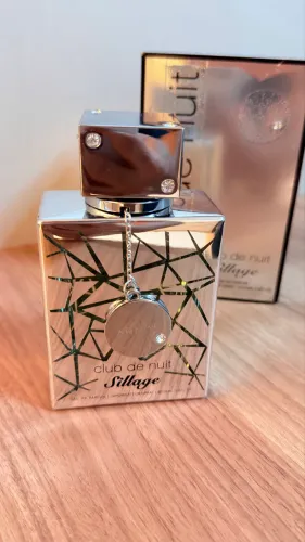 Club de Nuit Sillage