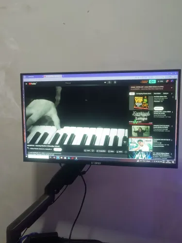 Monitor mais suporte articulado!