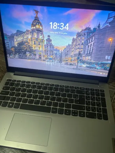Notebook Lenovo IdeaPad 1 15IAU7 - Excelente Estado