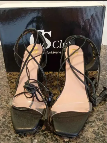 Linda sandália Carmen Steffens