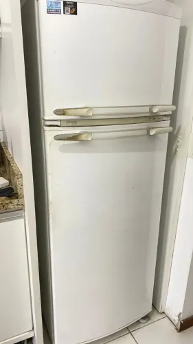 Vendo: Geladeira Duplex (Brastemp) e Máquina de Lavar (Consul)