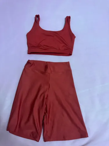 Conjunto academia vermelho sem marca