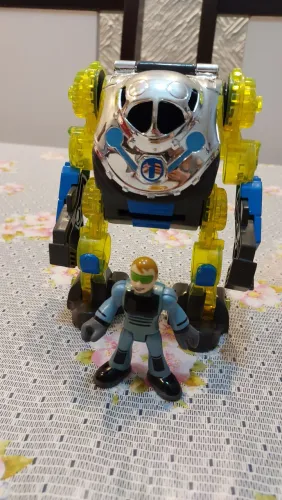 Imaginext  Doc & Exo Suit . Fisher- price. R$50