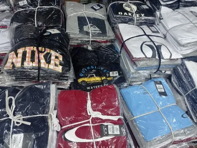 Lote de Camisetas de Marca Para Revenda