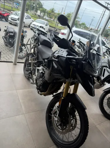 Triumph tiger 2025 único dono sem detalhes