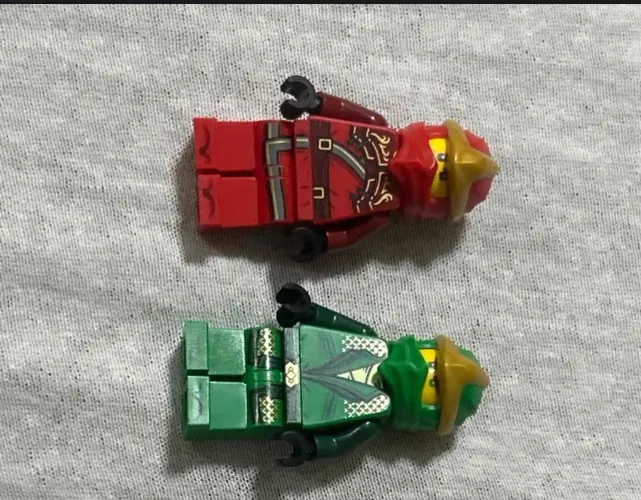 Lego kai e Lloyd zx legacy
