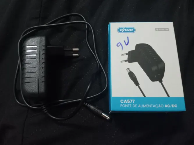 Fonte 9v para pedais de guitarra 
