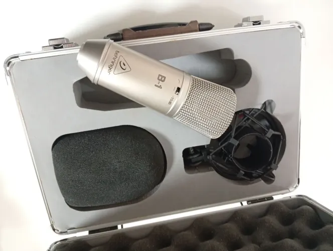 Microfone condensador behringer
