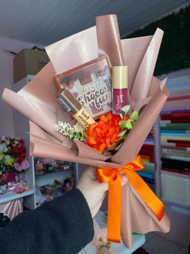 Presente Buquê de maquiagem